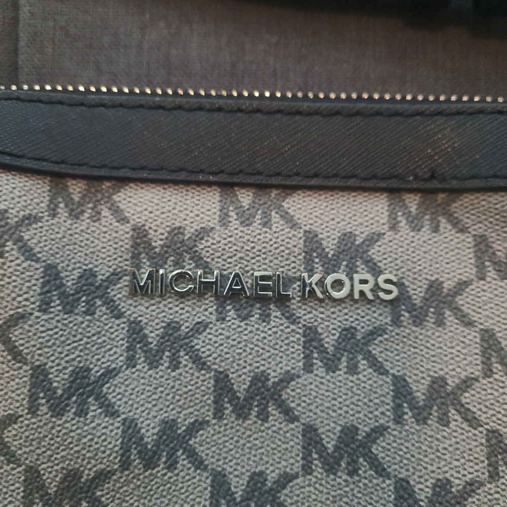 Michael Kors Silver/Gray and Black Bag - Picture 2 of 8